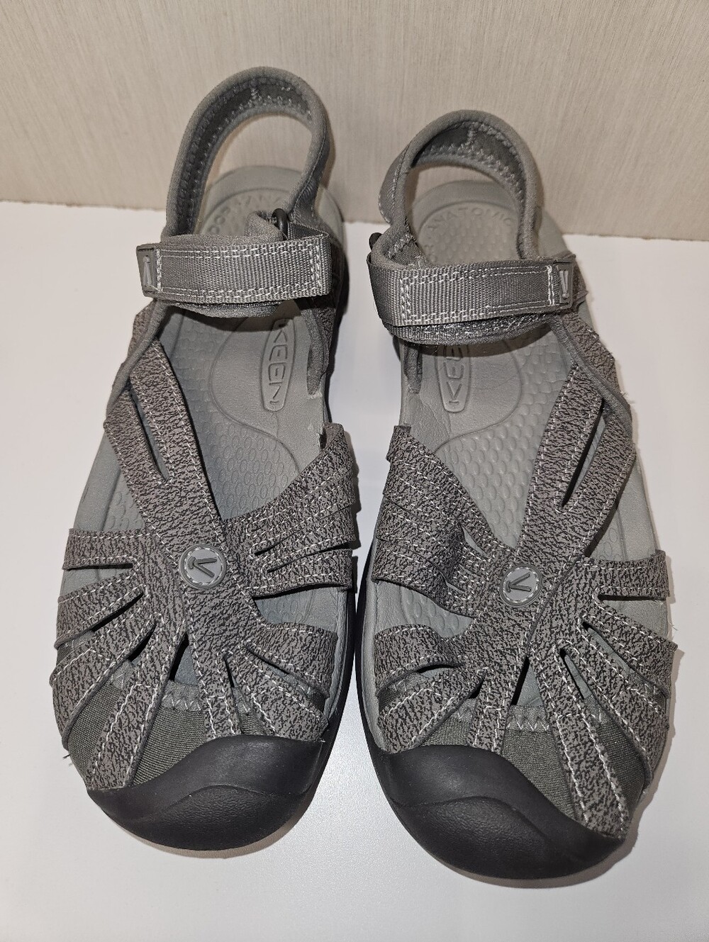 Keen Rose Sandals Womens Gray 8.5 Hiking Water Closed Toe 1016733